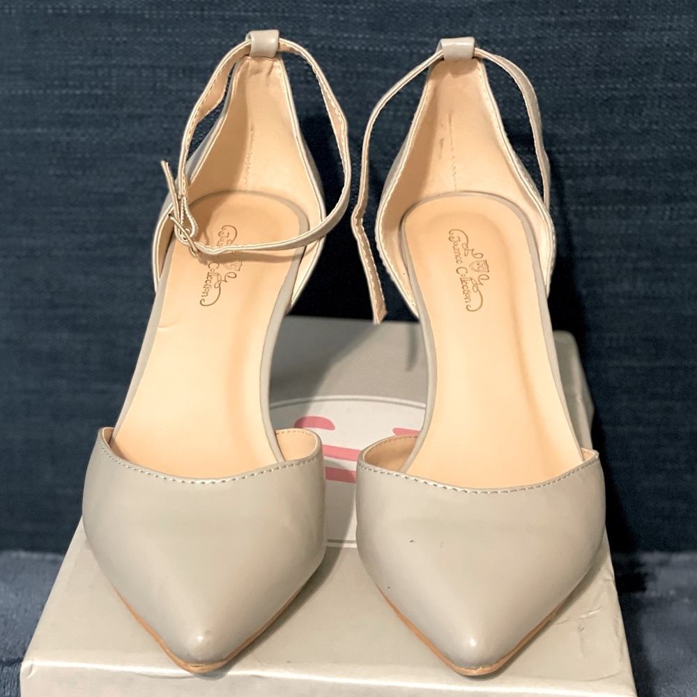 Journee Collection Grey Heel | Size 7